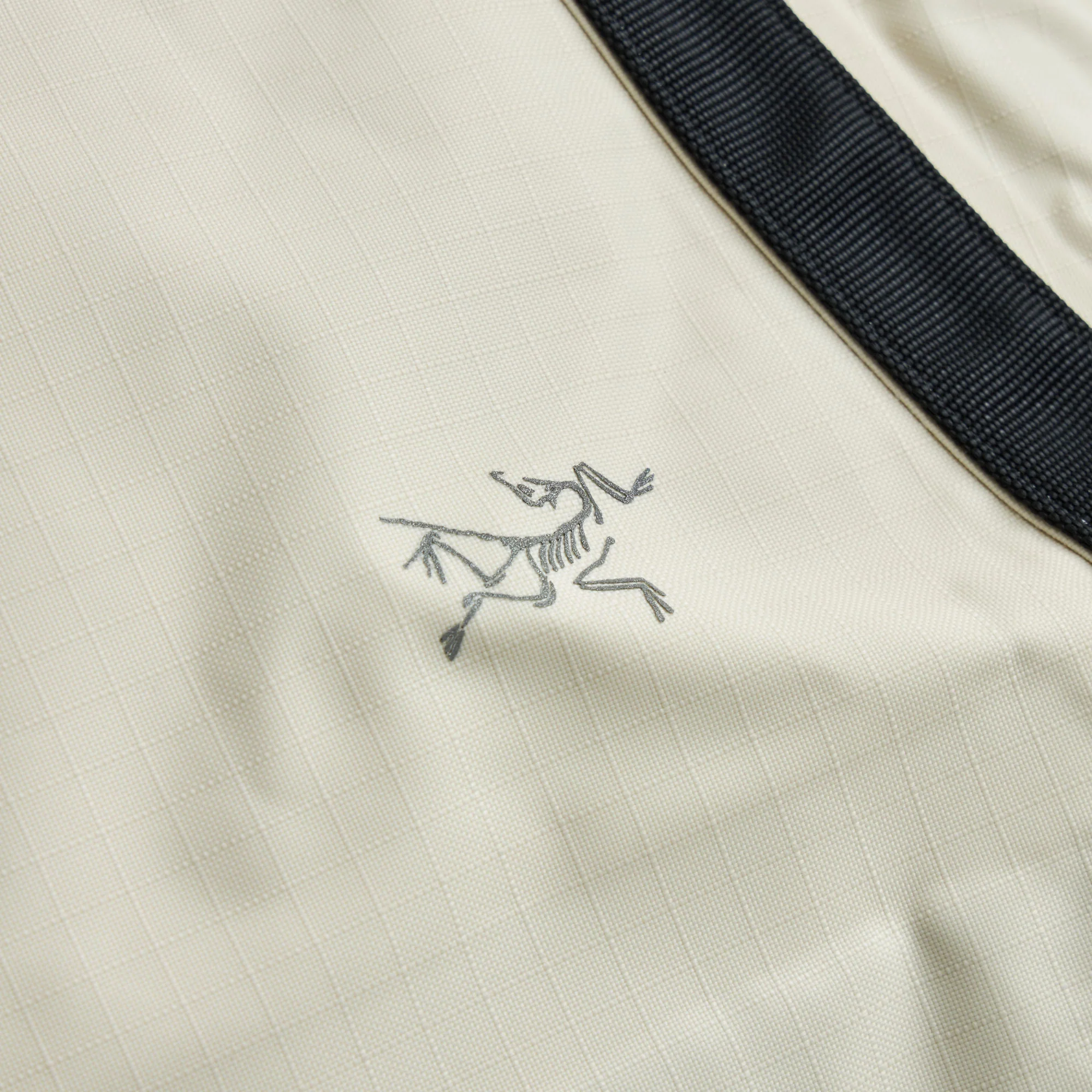 Arc'teryx Granville 30 Carryall Bag Sea Salt - Image 5