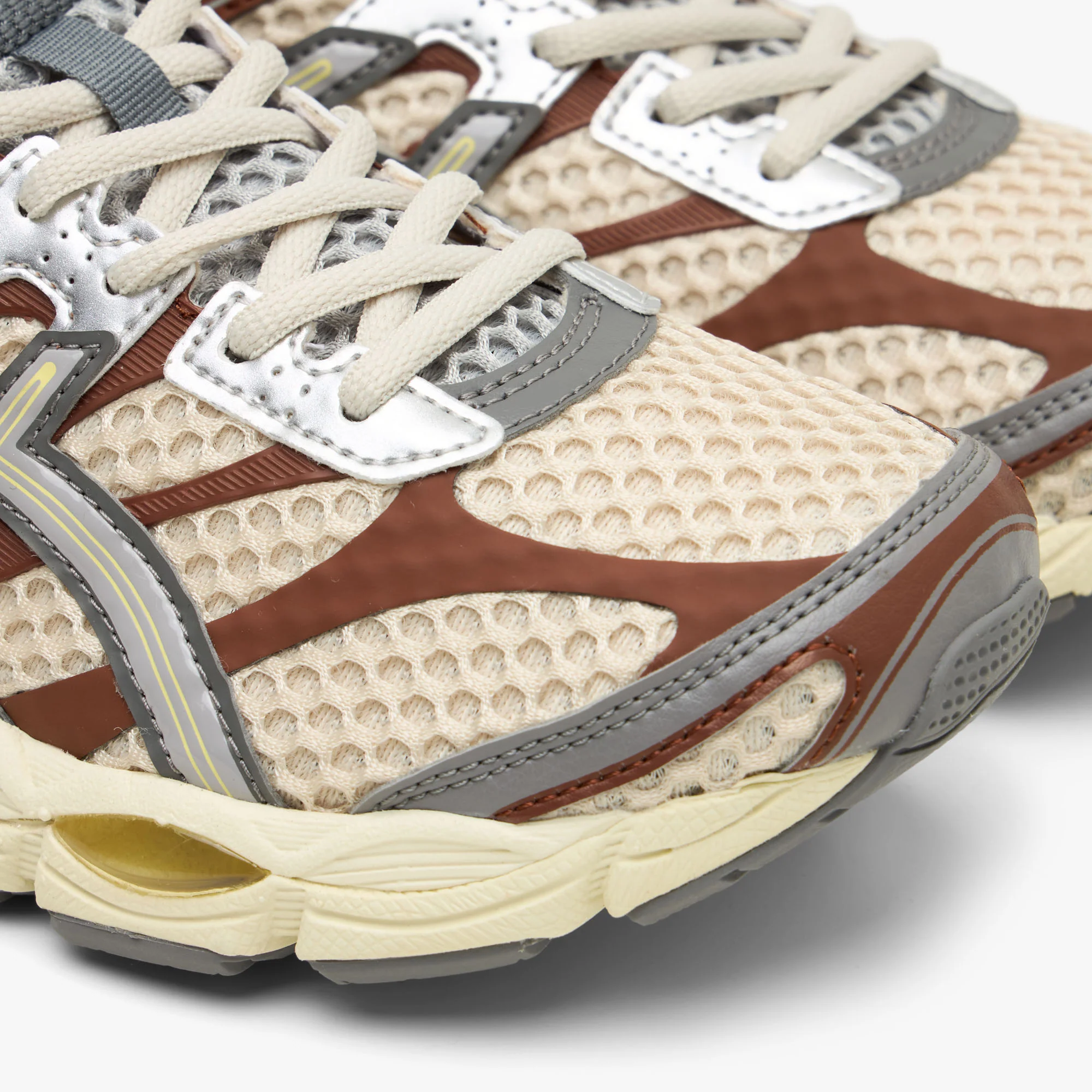 ASICS x EMMI Gel-Cumulus 16 Beige / Grey - Image 6
