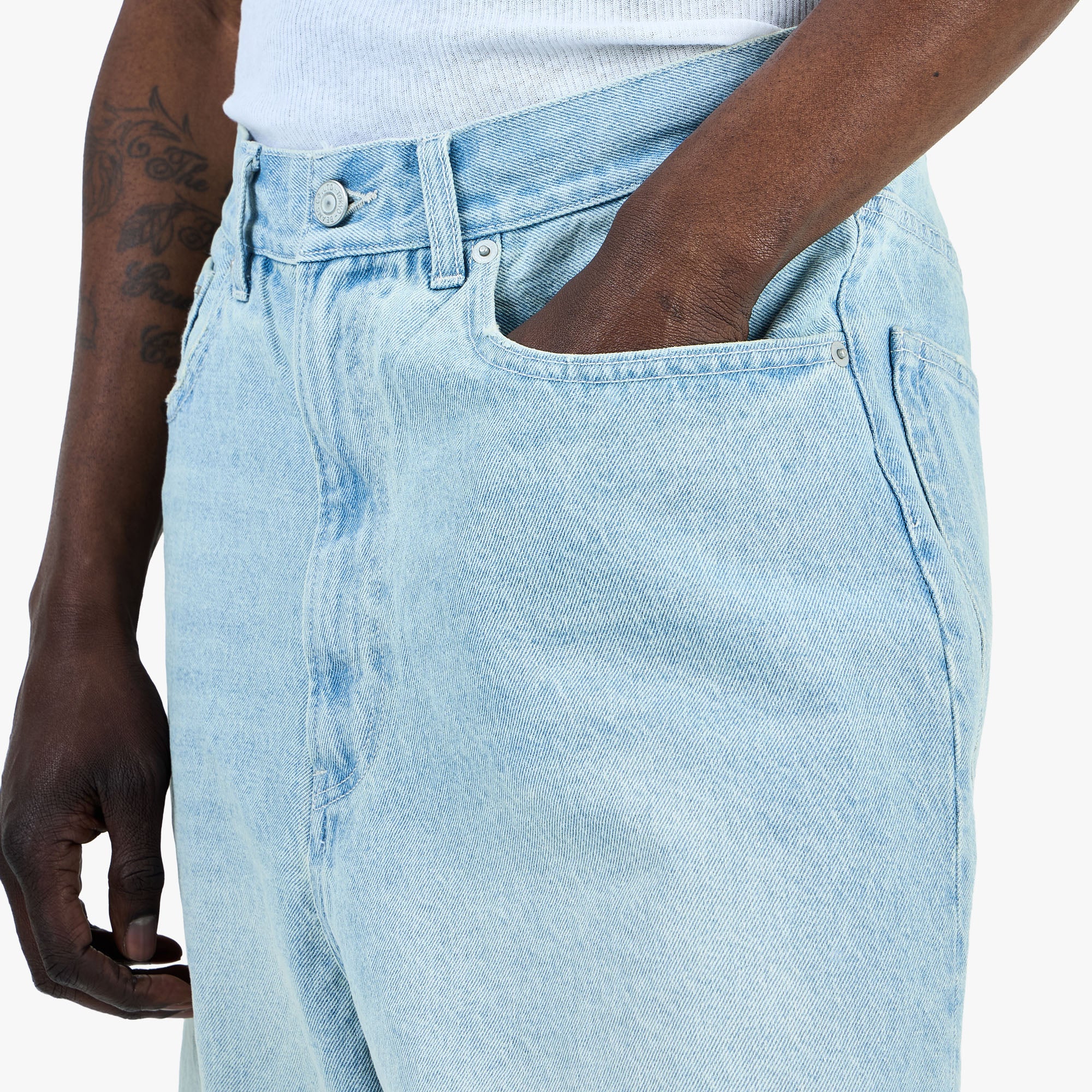 BEAMS Damage Denim Shorts / Ice Wash - Image 4