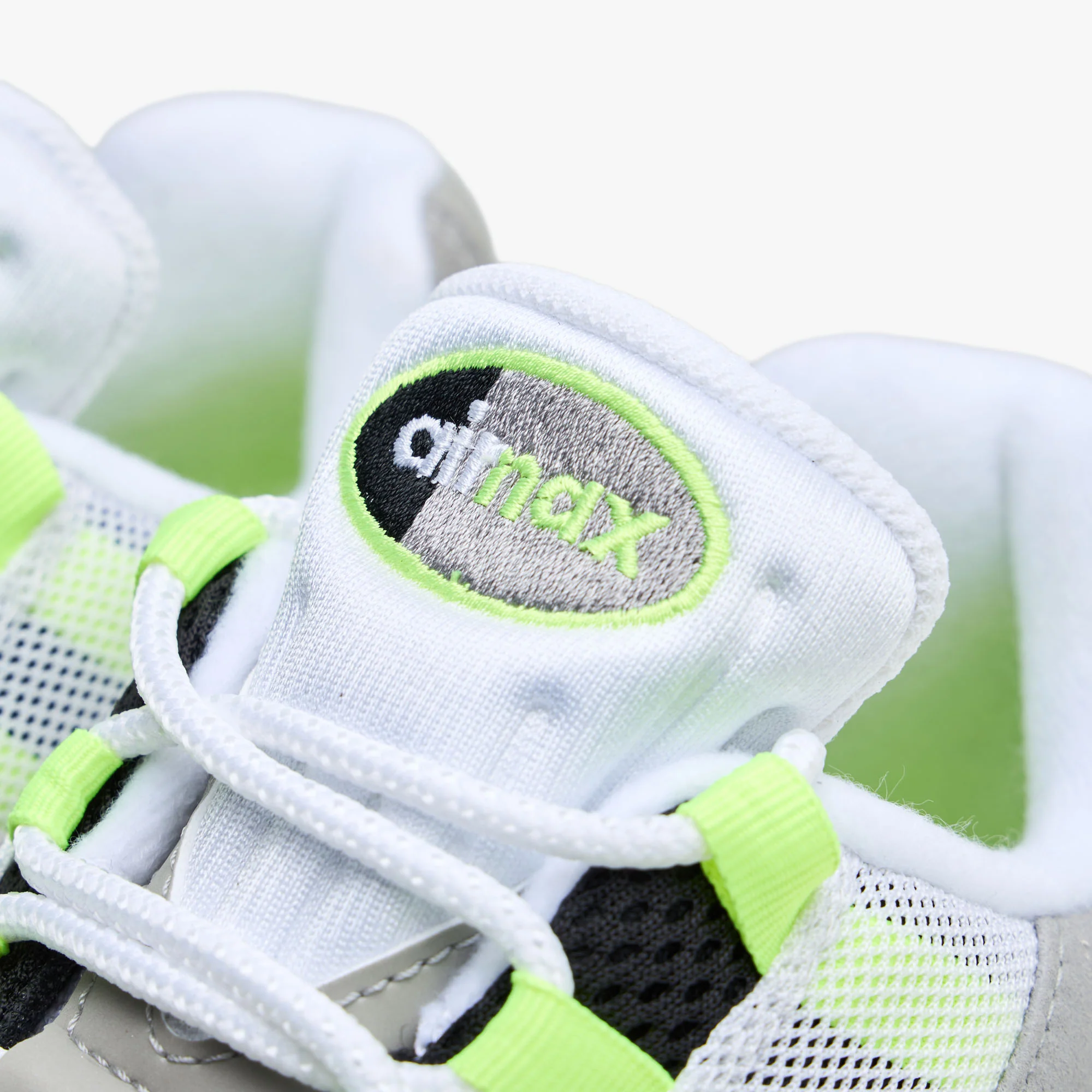 Nike Air Max 95 OG Black / Neon Yellow - Cool Grey - Image 7