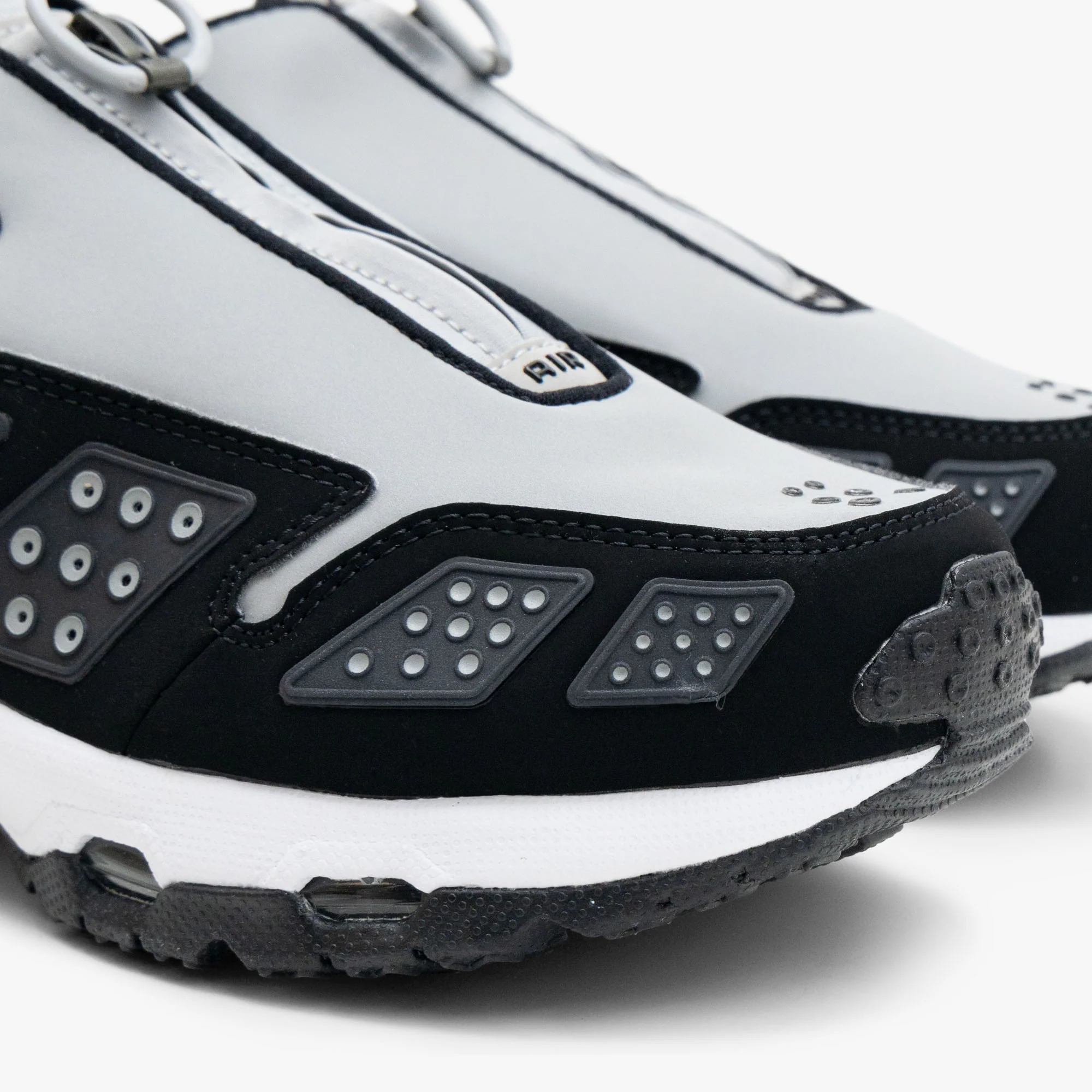 Nike Women's Air Max SNDR Silver / Black - White - Image 6