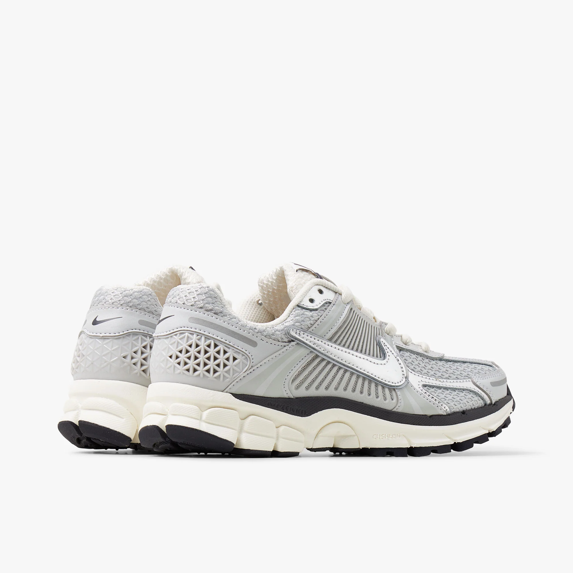 Nike Women's Zoom Vomero 5 Photon Dust / Chrome - Gridiron - Image 3