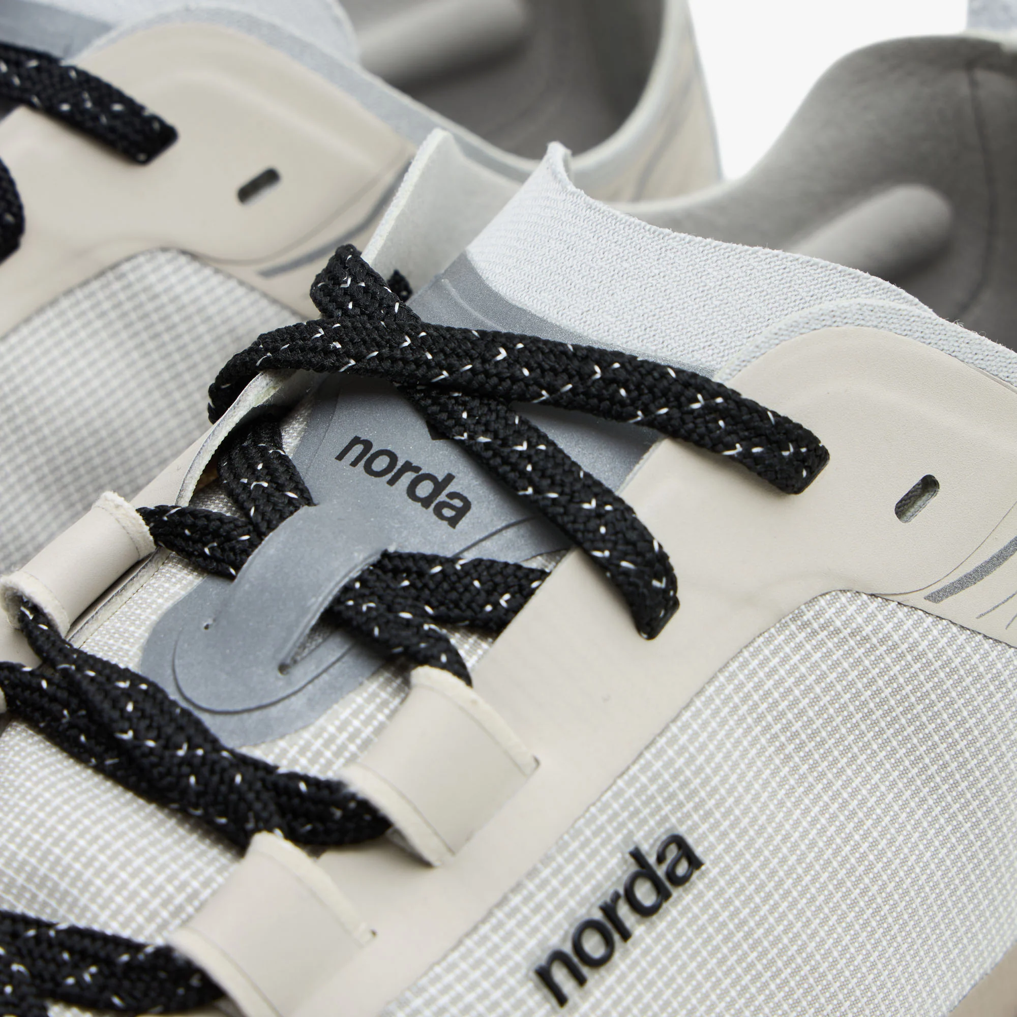 norda 001A / Cinder - Image 6