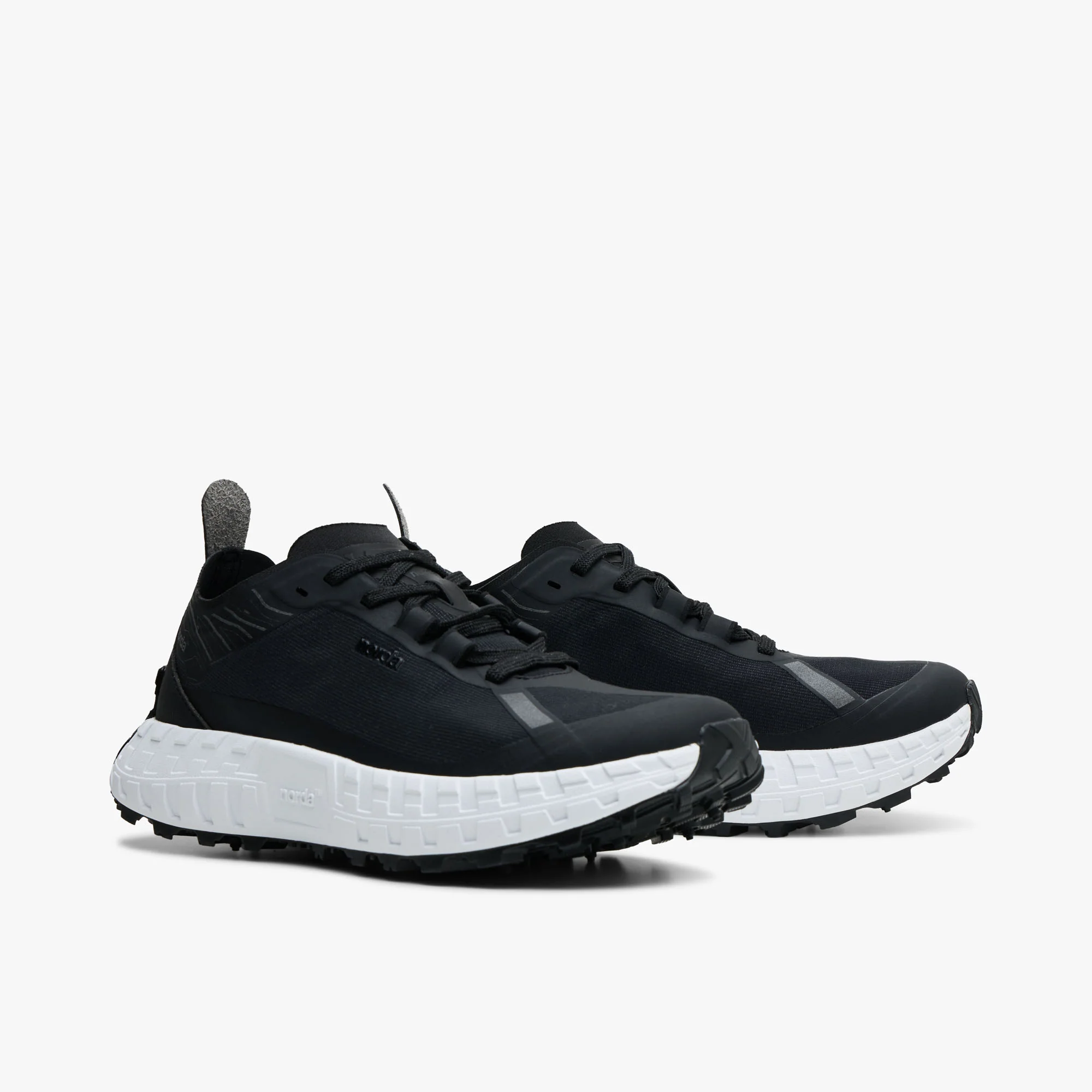 norda Women's 001A / Black - Image 2
