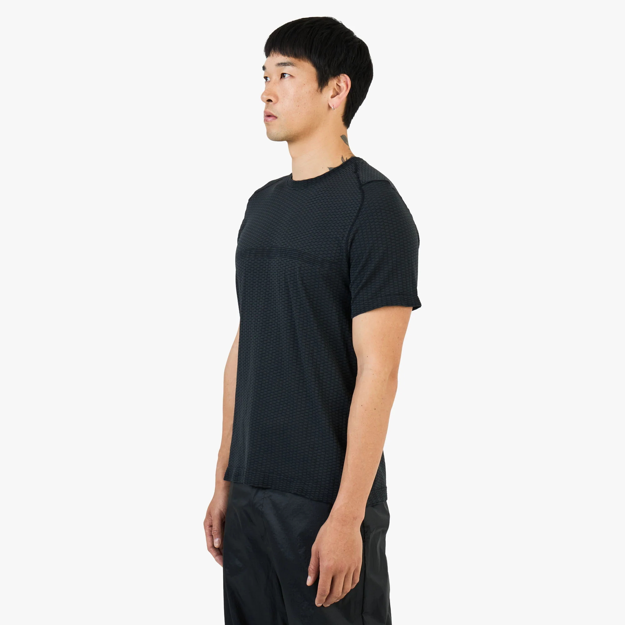 ROA Hivee Dryarn Lightweight Seamless T-Shirt / Black - Image 2