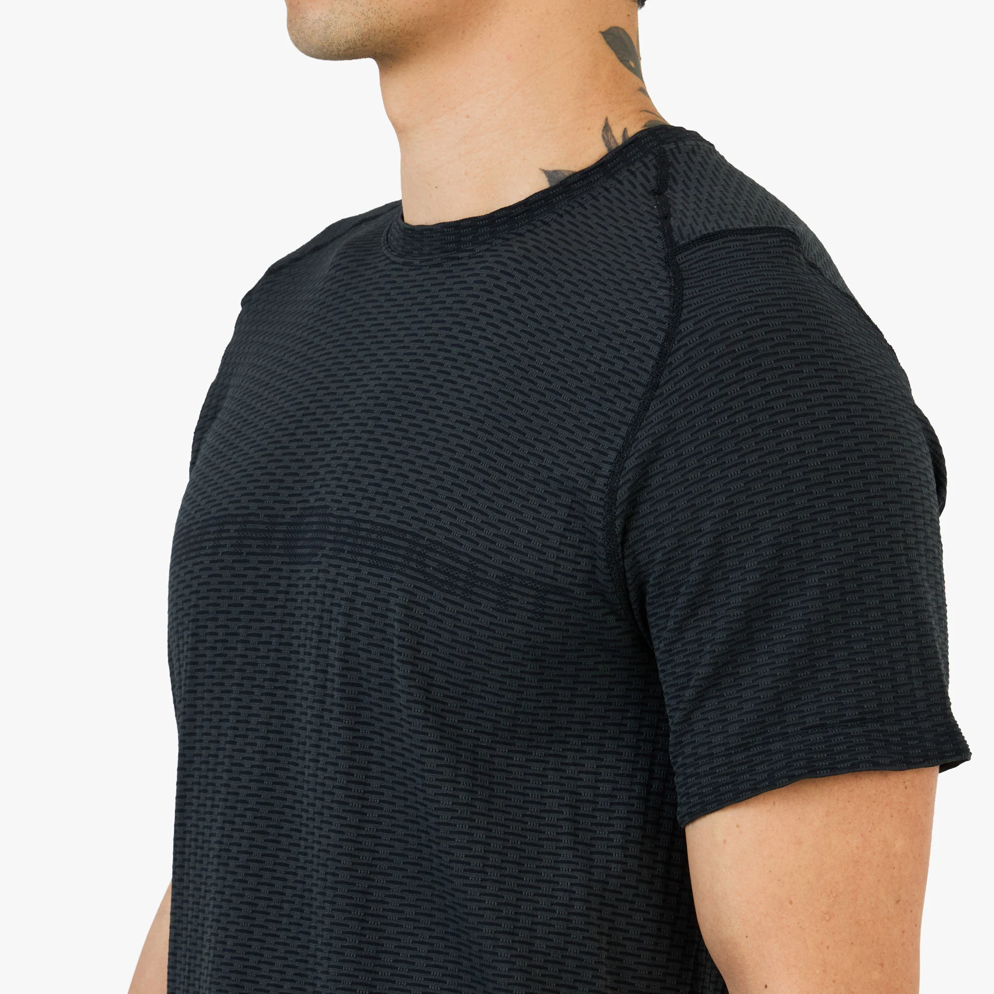 ROA Hivee Dryarn Lightweight Seamless T-Shirt / Black - Image 4