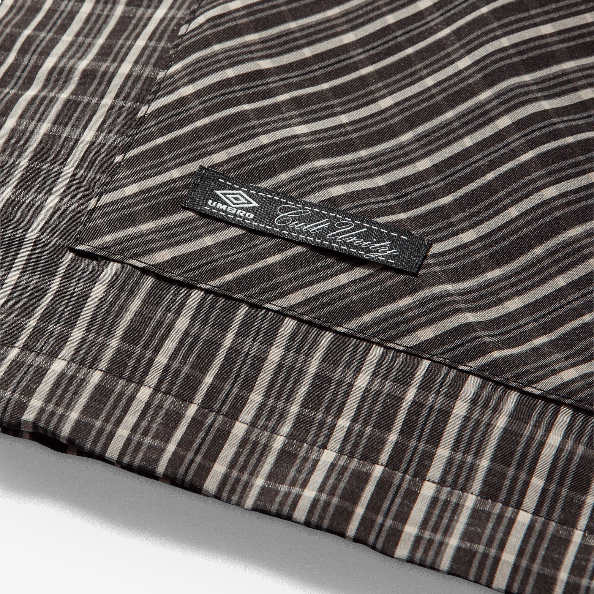 Umbro Checked Masked Anorak Beige / Dark Brown - Image 13