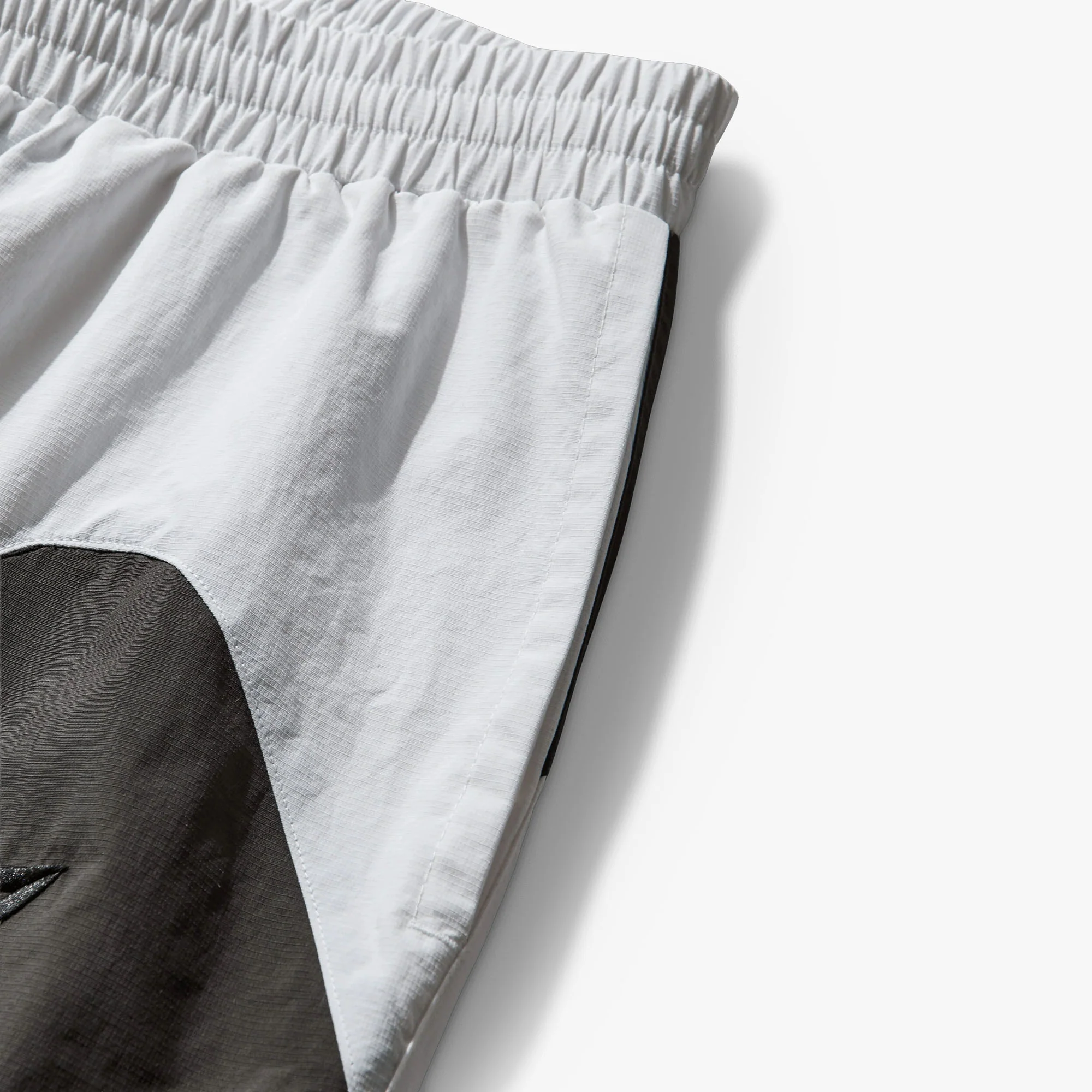 Umbro Guarding Tracksuit Pants White / Dark Olive - Image 10