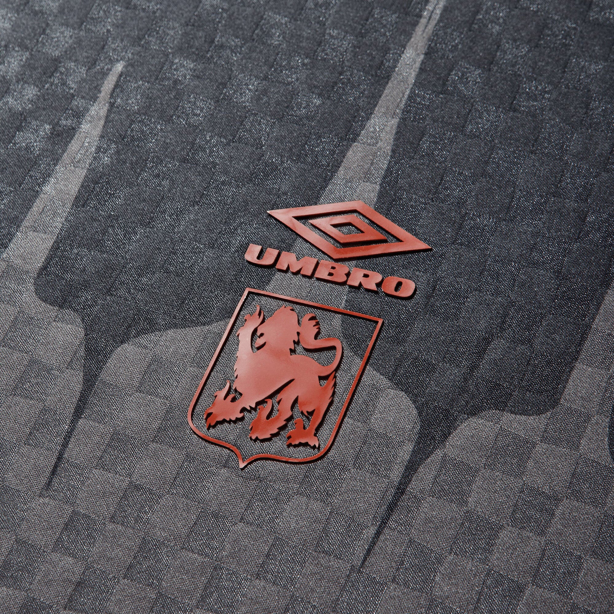 Umbro History Tape Kit T-Shirt Black / Red - Anthracite - Image 11