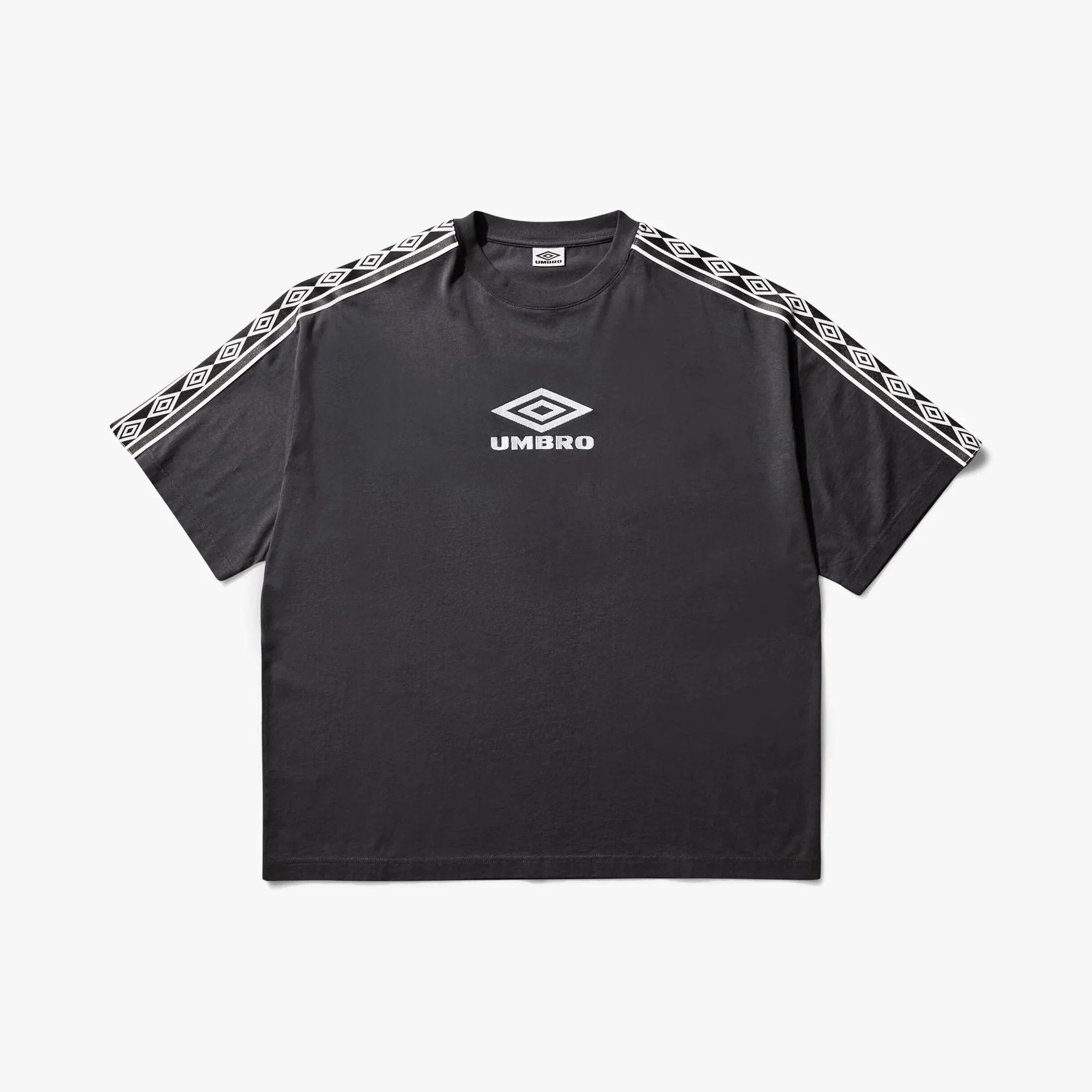 Umbro Offence Defence Tape T-Shirt / Washed Black - Image 7