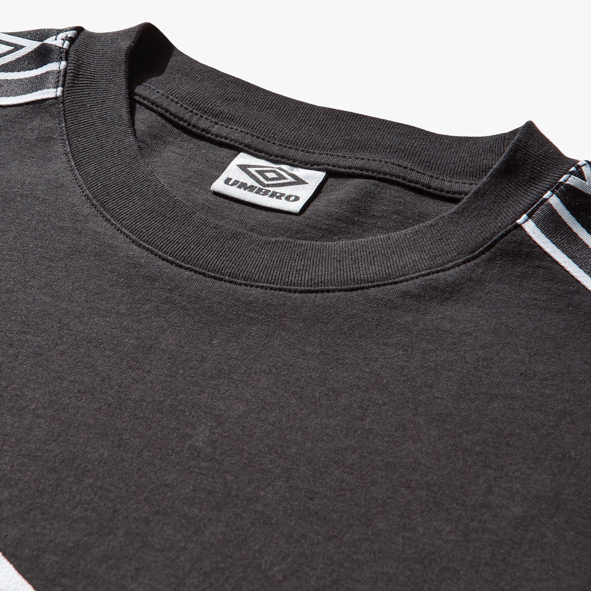 Umbro Offence Defence Tape T-Shirt / Washed Black - Image 9